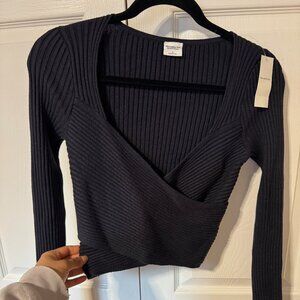 BNWT Abercrombie LuxeLoft Slim Wrap Sweater, Black - Size S